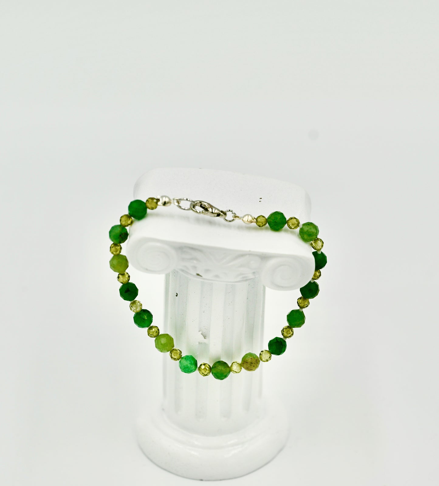 Facetted Aventurite 7 Inch Knotted White Silk Bracelet Silver Hardware