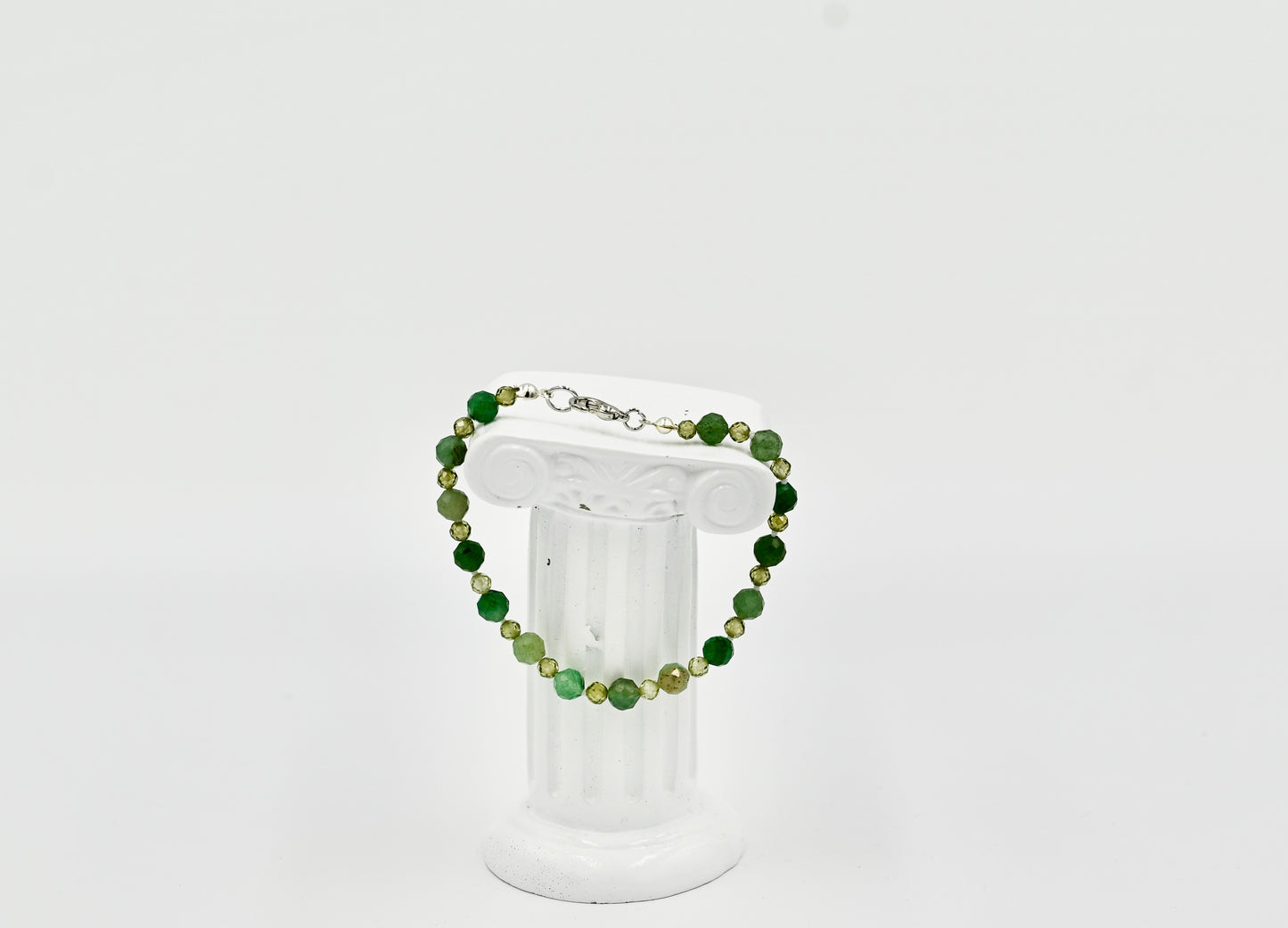 Facetted Aventurite 7 Inch Knotted White Silk Bracelet Silver Hardware
